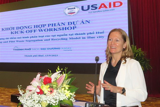 Hoa Kỳ tài trợ xây dựng thí điểm mô hình phân loại rác tại nguồn ảnh 1