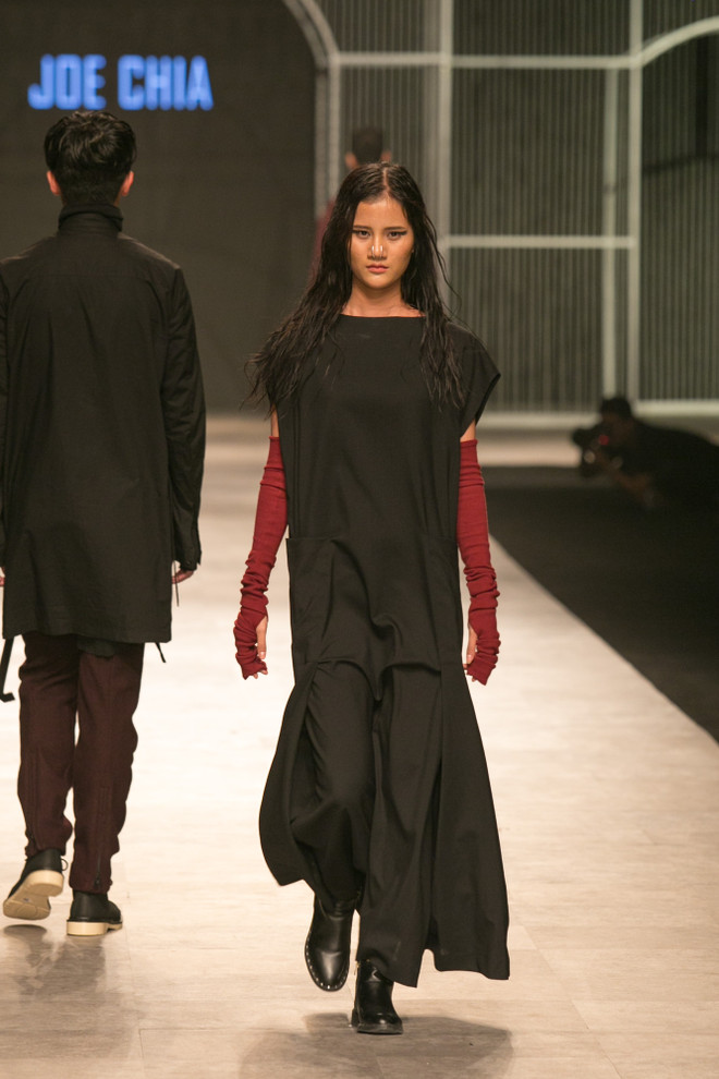 Hoàng Thùy táo bạo với áo brallete ren hở bra đầy khêu gợi ảnh 25