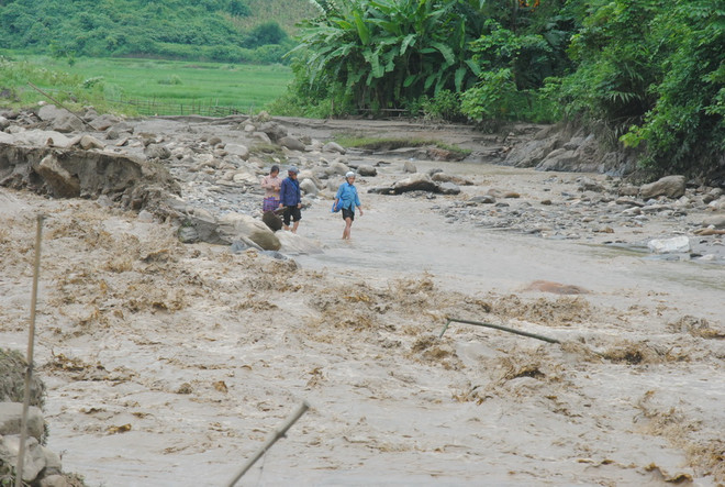 Lào Cai: Giúp dân khắc phục hậu quả của trận lũ quét ở Bát Xát ảnh 1