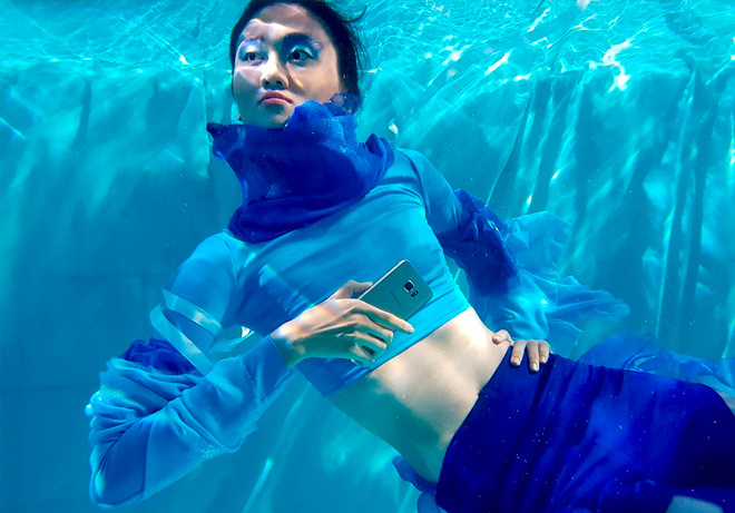 Thí sinh Next Top Model vật lộn trong thử thách chụp ảnh dưới nước ảnh 1