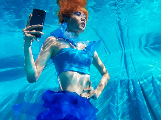 Thí sinh Next Top Model vật lộn trong thử thách chụp ảnh dưới nước ảnh 3