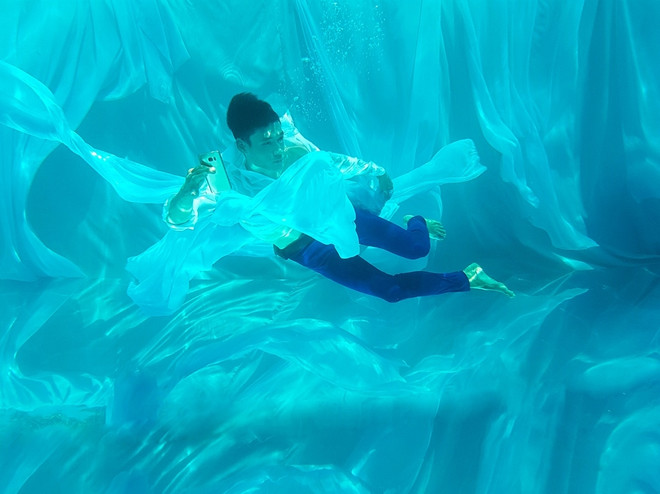 Thí sinh Next Top Model vật lộn trong thử thách chụp ảnh dưới nước ảnh 4