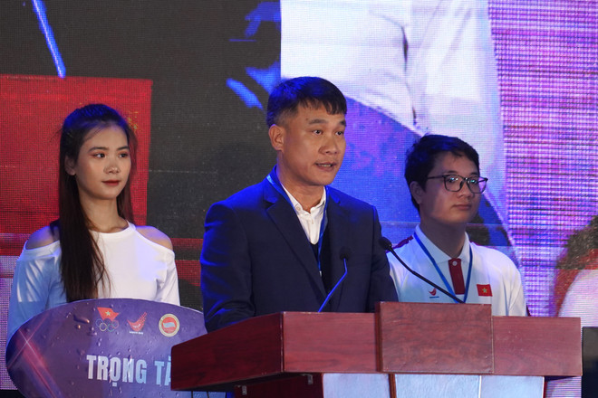 Tiến sỹ Lê Trí Trường, Phó Hiệu trưởng Trường Đại học Thể dục Thể thao Bắc Ninh, Trưởng Ban Tổ chức Giải phát biểu tại Lễ Khai mạc. (Ảnh: Việt Anh/Vietnam+) vnp-esport-01-8561.jpg