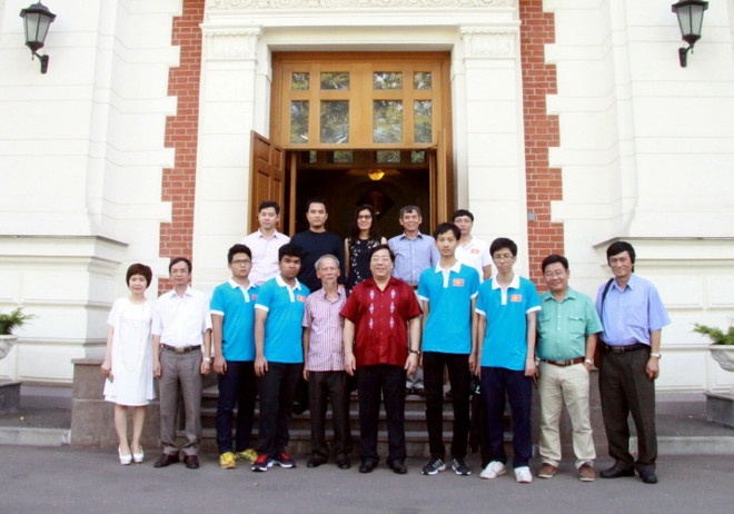Gặp mặt đoàn học sinh dự Olympic Tin học quốc tế năm 2016 ảnh 1