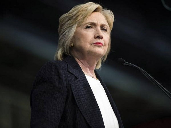 Bầu cử Mỹ: Bà Hillary Clinton kêu gọi sự ủng hộ từ Đảng Cộng hòa ảnh 1