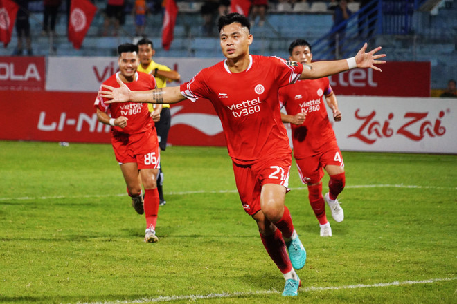 Đức Chiến bất ngờ nổi lên là chân sút tốt nhất của Viettel tại V-League 2023. (Ảnh: Việt Anh/Vietnam+) Thi đấu thăng hoa, Viettel đủ sức giành cú đúp danh hiệu? ảnh 2