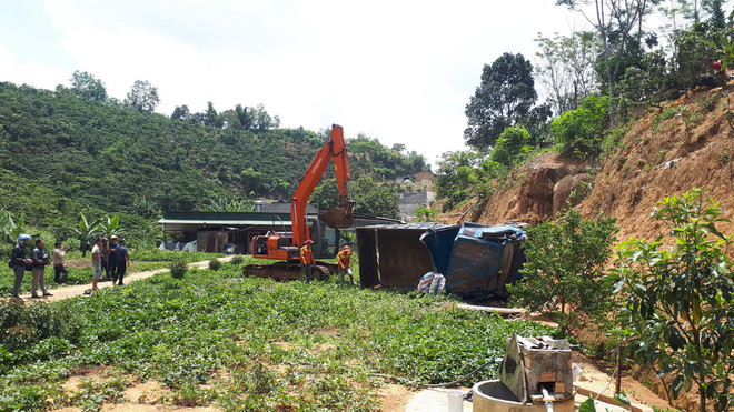 Lâm Đồng: Xe tải lao xuống vực sâu 40 mét, tài xế bị thương nặng ảnh 1