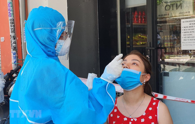 Thành phố Hồ Chí Minh tập trung khống chế ổ dịch mới trong cộng đồng ảnh 1