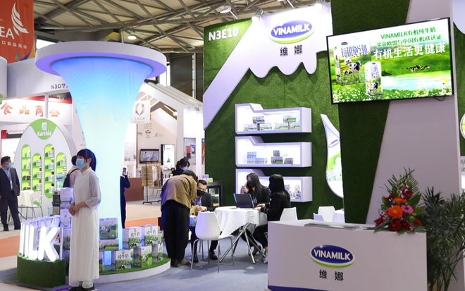 Vinamilk ra mắt sữa tươi Organic tiêu chuẩn kép tại triển lãm FHC 2021 ảnh 1