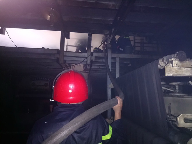 Cháy lớn tại một công ty hóa chất ở Thành phố Hồ Chí Minh ảnh 1