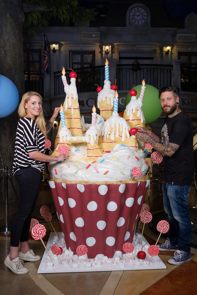 Tiệm bánh gây ngỡ ngàng vì những chiếc bánh đẹp không tưởng ảnh 5