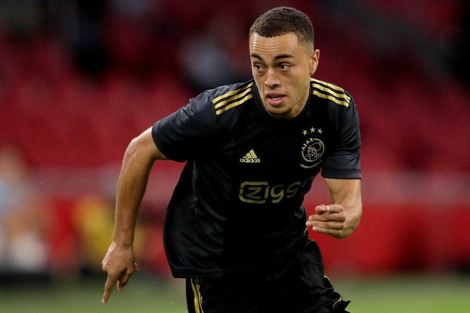 Hậu vệ Sergino Dest sẽ về Bayern Munich với giá 15 triệu euro? ảnh 1