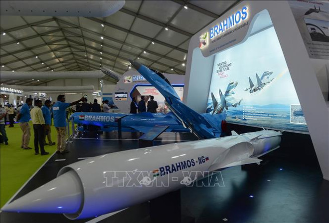Ấn Độ thử thành công tên lửa siêu thanh BrahMos tầm bắn mở rộng ảnh 1