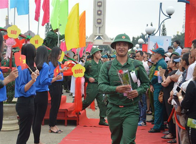 Quân khu 5 tổ chức lễ giao nhận quân trang nghiêm, chu đáo ảnh 1