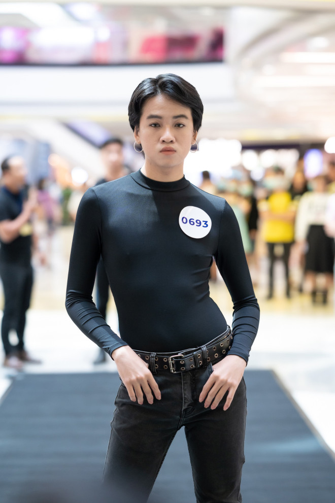 Vietnam Runway Fashion Week 2020 thu hút nhiều người mẫu phi giới tính ảnh 1