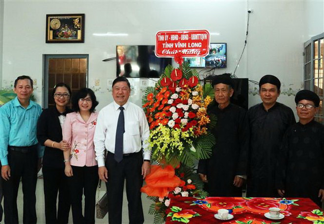 Lãnh đạo tỉnh Vĩnh Long chúc mừng Ban Đại diện Phật giáo Hòa Hảo ảnh 1