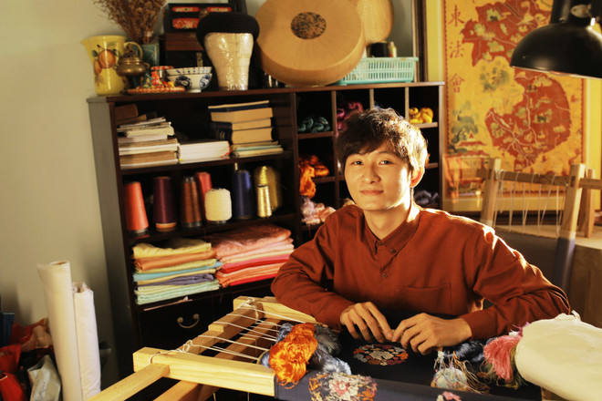 Trần Nguyễn Trung Hiếu - chàng trai 9x đam mê phục dựng cổ phục Việt ảnh 1