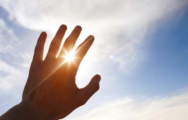 Ngày mùng 4 Tết, bức xạ tia cực tím gây hại cao ở một số địa phương ảnh 1