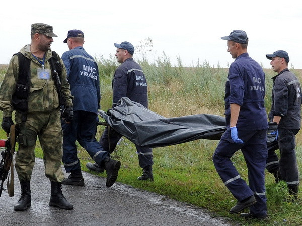 Báo chí Nga thể hiện quan điểm khác về vụ MH17 bị bắn rơi ảnh 1