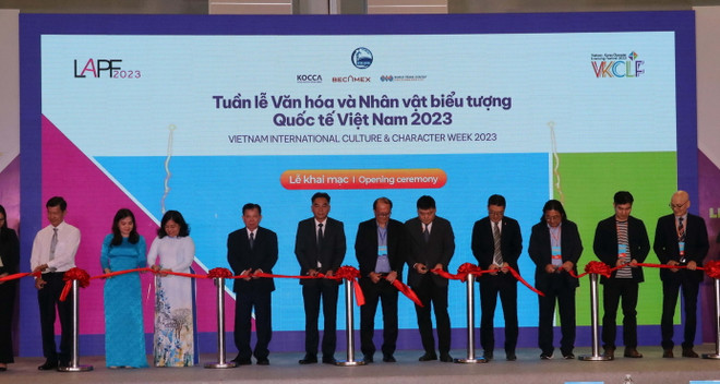 Khai mạc Tuần lễ Văn hóa và Nhân vật Biểu tượng Quốc tế Việt Nam 2023 ảnh 1