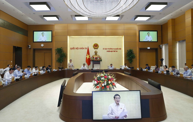 Phó Chủ tịch Quốc hội Nguyễn Đức Hải phát biểu. (Ảnh: Doãn Tấn/TTXVN) Xây dựng kế hoạch tài chính ngân sách cần đảm bảo tính khả thi ảnh 1