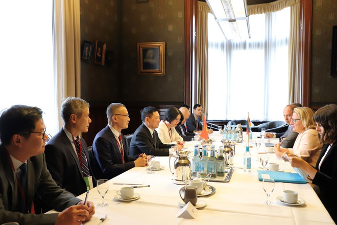 ttxvn_hoi nghi Hamburg 2.jpg