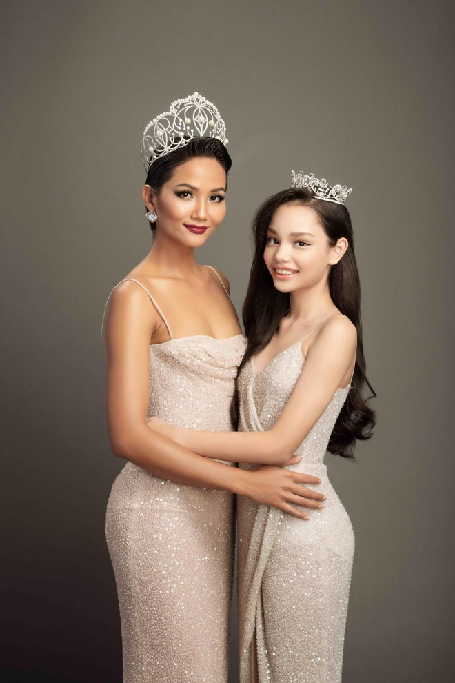 'Tự hào Việt Nam': Khi những nhan sắc Việt tạo 'kỳ tích' cùng hội tụ ảnh 2