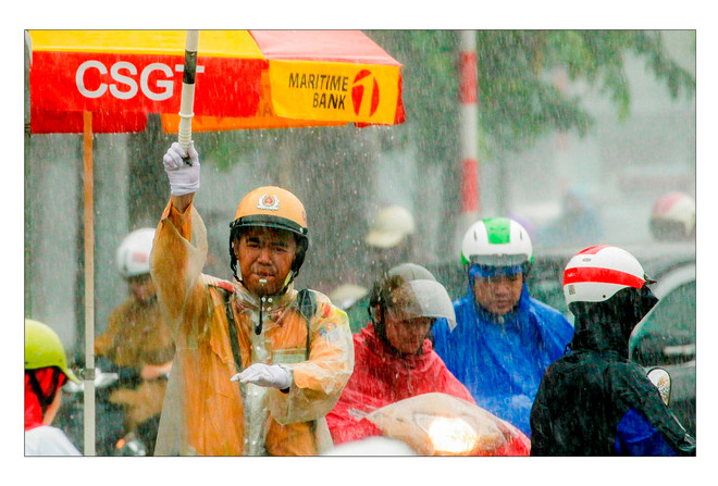 Một góc nhìn khác về các chiến sỹ Công an thành phố Hà Nội ảnh 3