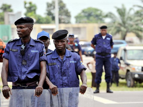 Thủ đô Kinshasa của Congo hoàn toàn tê liệt vì xung đột ảnh 1