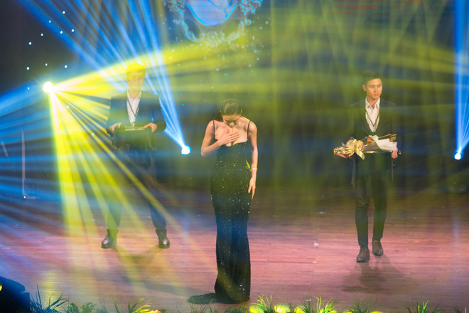 Á hậu Mâu Thủy nhận giải thưởng 'Người phụ nữ hoạt động vì cộng đồng' ảnh 4