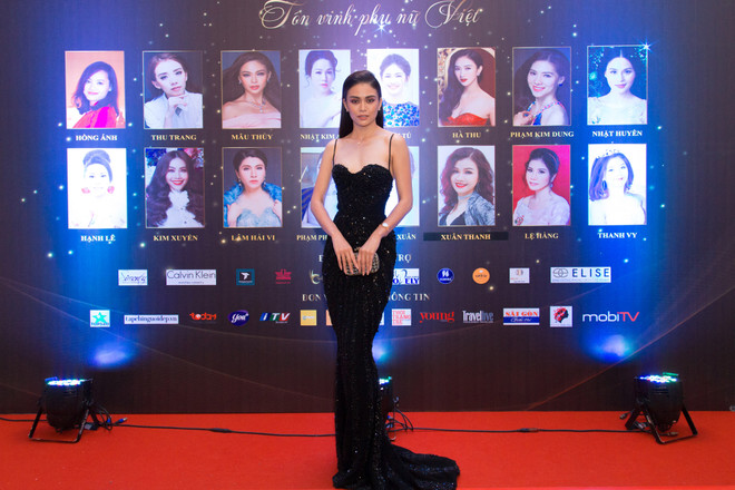 Á hậu Mâu Thủy nhận giải thưởng 'Người phụ nữ hoạt động vì cộng đồng' ảnh 2