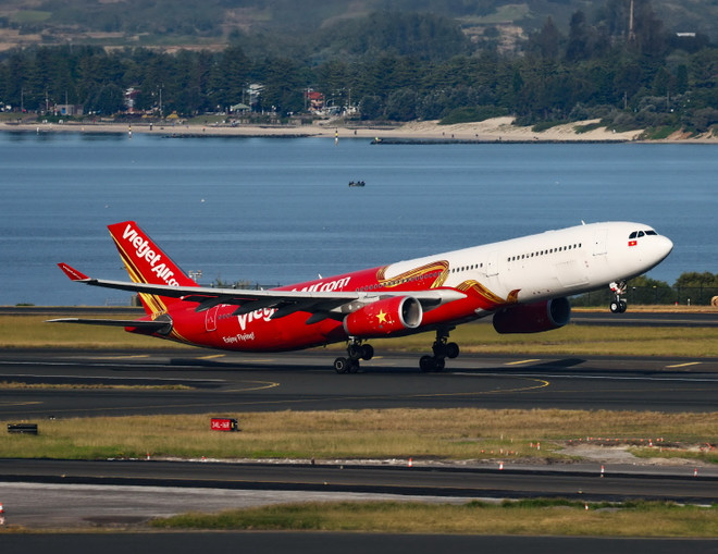 Vietjet aircraft A330.jpg