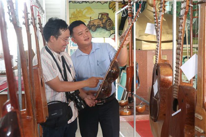 Nghệ nhân Bến Tre 'thổi hồn' vào cây dừa, biến thành nhạc cụ độc đáo ảnh 3