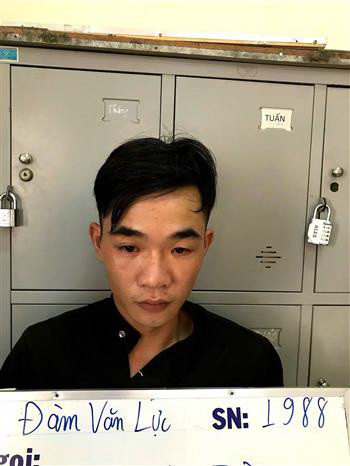 Vụ nổ súng, cướp tiệm vàng táo tợn ở TP.HCM: Bắt tạm giam 3 đối tượng ảnh 2