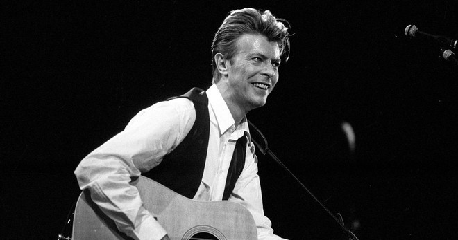 Huyền thoại nhạc rock David Bowie. (Nguồn: Mirror) Hàng loạt huyền thoại âm nhạc thế giới qua đời trong năm 2016 ảnh 1