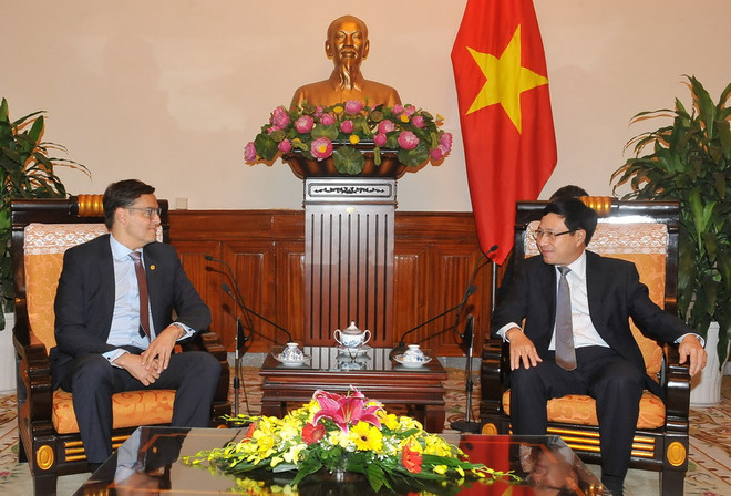 Phó Thủ tướng Bộ trưởng Ngoại giao Phạm Bình Minh tiếp Thứ trưởng Ngoại giao Cộng hòa Venezuela Felix Plasencia, sang thăm và làm việc tại Việt Nam. (Ảnh: Nguyễn Khang/TTXVN) Việt Nam coi trọng hợp tác kinh tế, thương mại với Venezuela ảnh 1