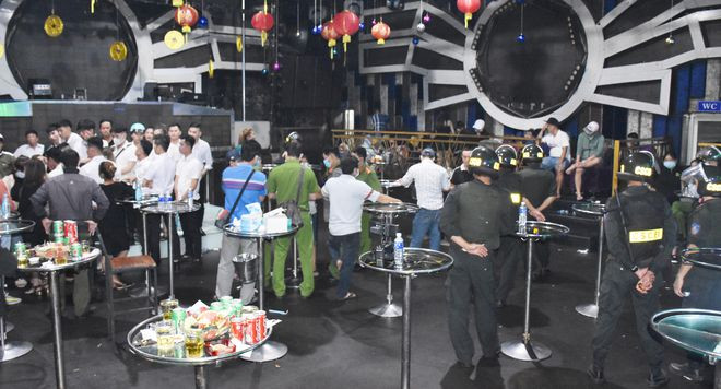 Bến Tre: Bắt quả tang 36 đối tượng sử dụng ma túy trong quán bar ảnh 1