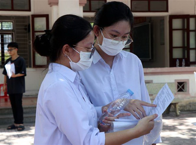 Trà Vinh: Hỗ trợ thí sinh bị đứt dây chằng dự thi tốt nghiệp ảnh 1