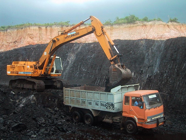 Khai thác than ở Indonesia. (Nguồn: Asian-power.com) Indonesia đặt mục tiêu đạt 400 triệu tấn than năm 2014 ảnh 1