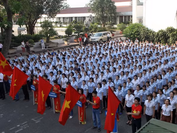 Tăng cường vận động công nhân viên chức chấp hành kỷ luật ảnh 1