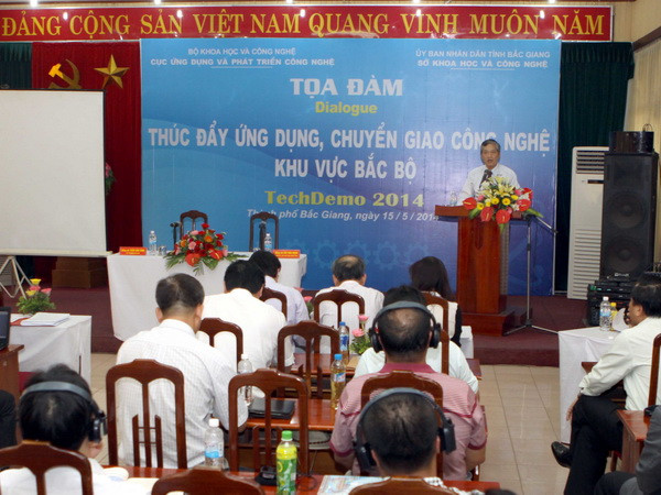 Tọa đàm “Thúc đẩy ứng dụng, chuyển giao công nghệ khu vực Bắc Bộ.” (Ảnh: Nguyễn Thủy/TTXVN) Ký các hợp đồng chuyển giao công nghệ trị giá hơn 70 tỷ đồng ảnh 1