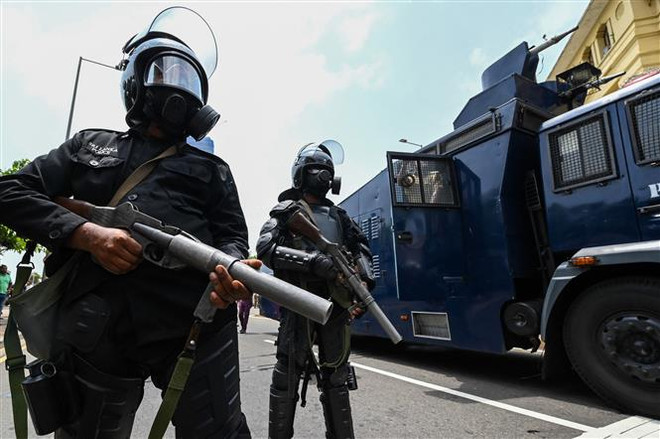 Tổng thống Sri Lanka lánh nạn khi người biểu tình bao vây tư dinh ảnh 1