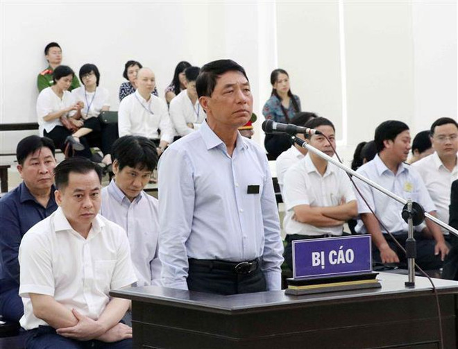 Bị cáo Trần Việt Tân tại tòa. (Ảnh: Văn Điệp/TTXVN) Xét xử Vũ "nhôm" và 4 cựu cán bộ công an: Hai bị cáo được giảm án ảnh 1