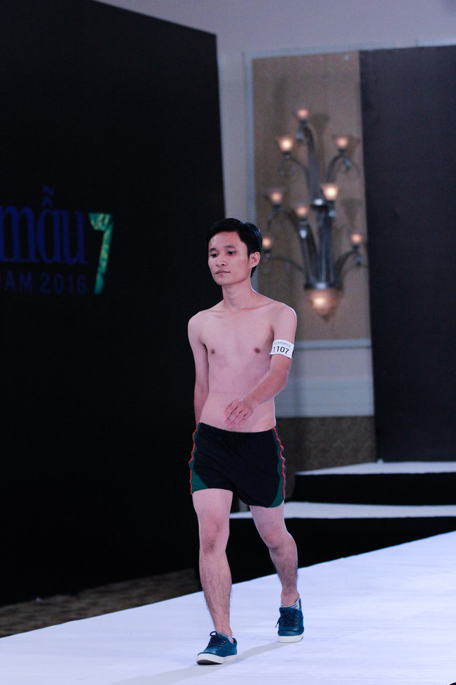 Thí sinh Vietnam’s Next Top Model “phá bỏ mọi giới hạn” với bikini ảnh 2