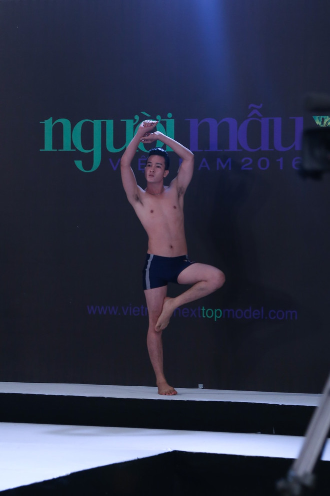 Thí sinh Vietnam’s Next Top Model “phá bỏ mọi giới hạn” với bikini ảnh 13