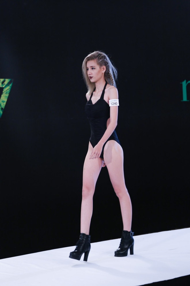 Thí sinh Vietnam’s Next Top Model “phá bỏ mọi giới hạn” với bikini ảnh 7