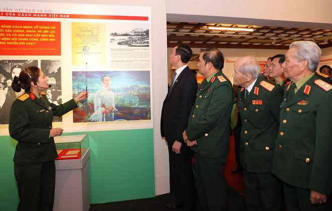 Triển lãm 'Đảng Cộng sản ra đời - bước ngoặt của cách mạng Việt Nam' ảnh 1