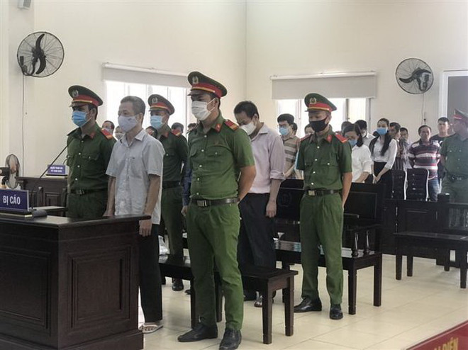 Bình Dương: Cựu Bí thư Thị ủy Bến Cát bị tuyên phạt 10 năm tù ảnh 1