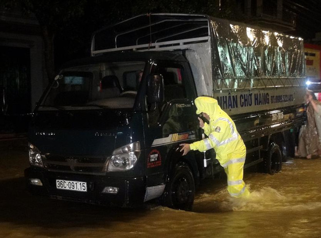 Quảng Bình ngập sâu, 3 người chết và mất tích, nhiều người bị thương ảnh 1