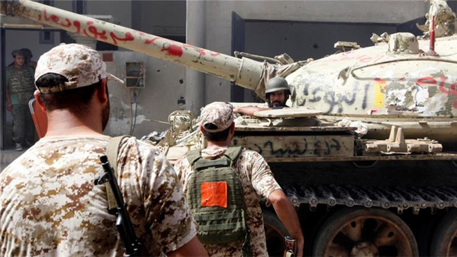 Binh sỹ Libya. (Nguồn: Reuters) Quân chính phủ Libya đụng độ IS tại Sirte, 14 binh sỹ thiệt mạng ảnh 1